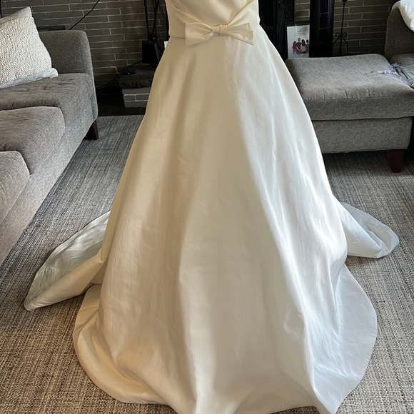 Amsale Reed Wedding Gown 10 - Picture 7 of 13
